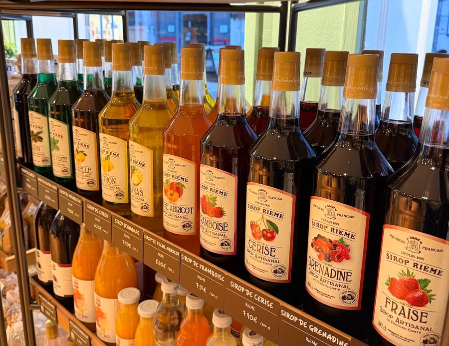 Des sirops artisanaux Rieme de Franche-Comté : cerise, grenadine, fraise, framboise